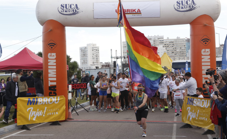 Punta del Este fue sede de la primera correcaminata LGBTQ+  en la que participaron unas 200 personas